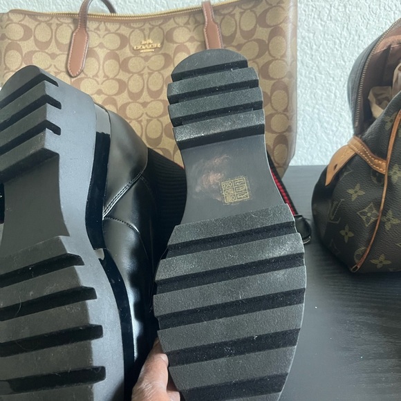 DKNY size 9 new boots - Picture 6 of 7